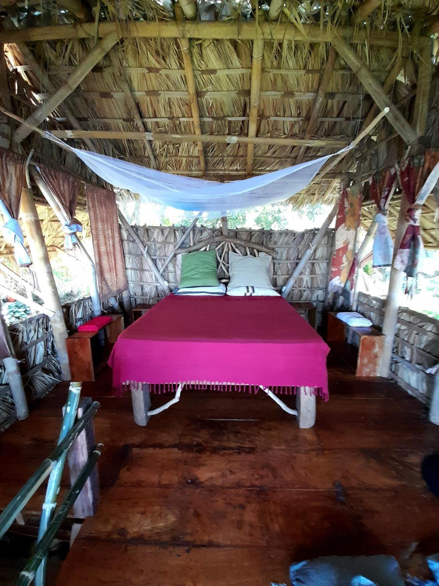 El Bamboo Cabins Balgue Εξωτερικό φωτογραφία
